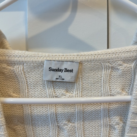 Aritzia - Sunday Best sweater - Picture 3 of 4